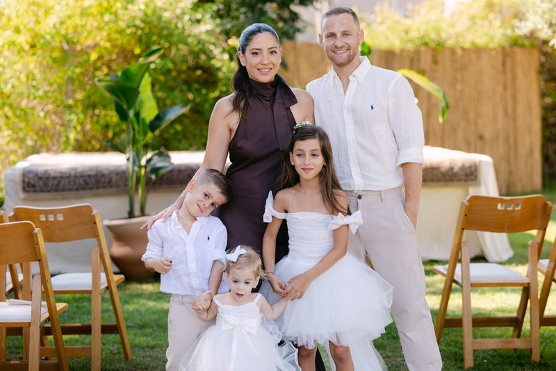 Niv Amitay with family