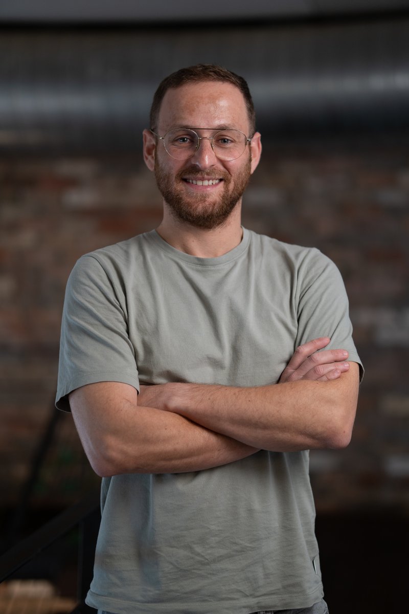 Niv Amitay - AI Consultant